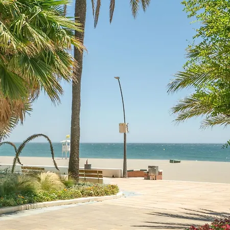 Stylish Urban Escape 2-bedroom With Rooftop Pool * Estepona