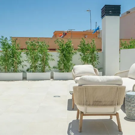 Stylish Urban Escape 2-bedroom With Rooftop Pool Lejlighed Estepona