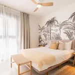 Stylish Urban Escape 2-bedroom With Rooftop Pool Estepona